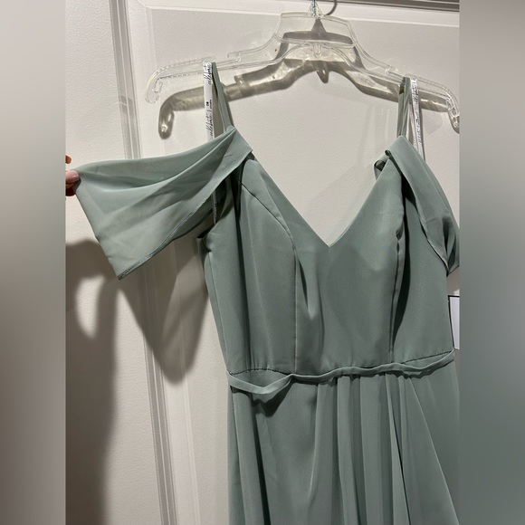 Mint green formal dress - Picture 4 of 5